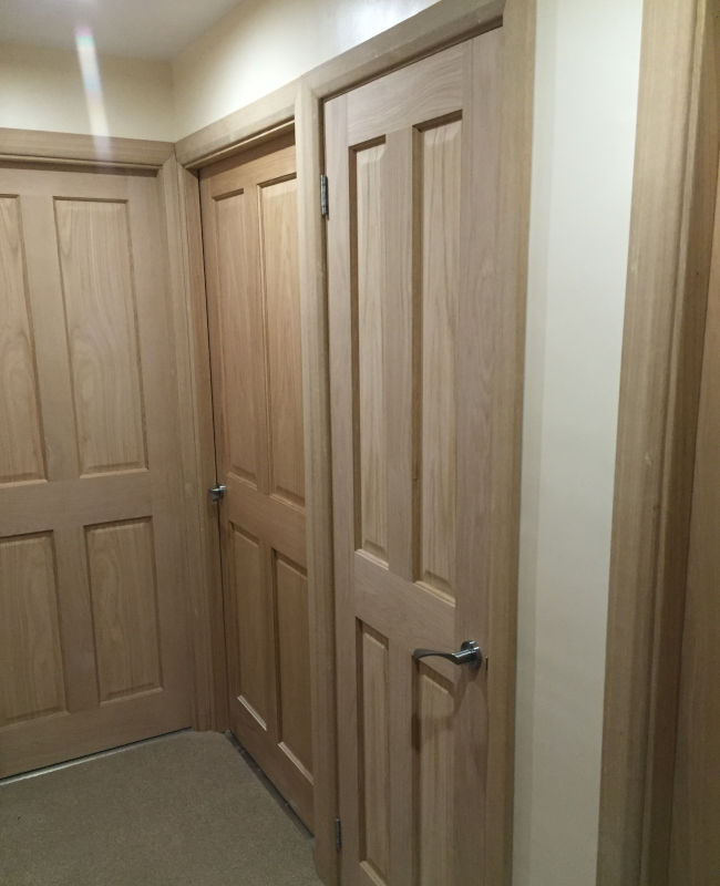 Carpenters in Essex door hanging